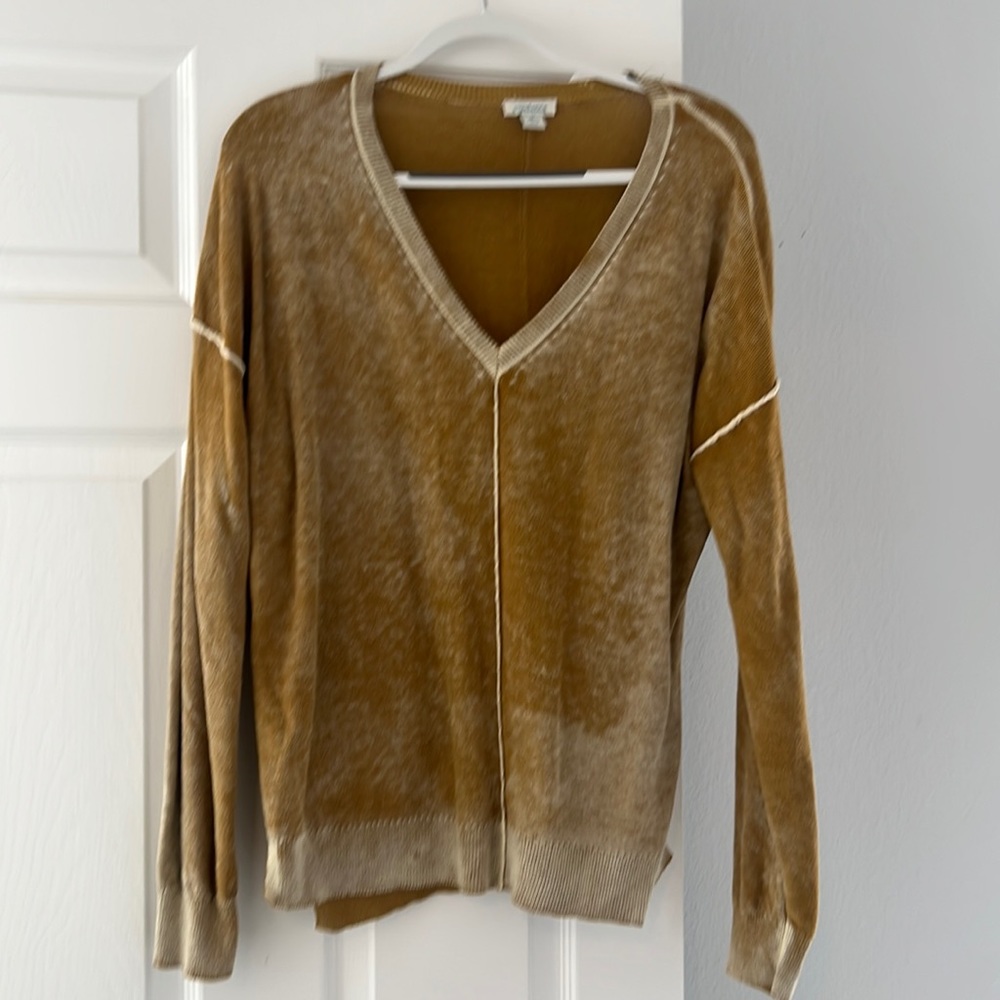 Worn once Sundance long sleeve sweater with ombré finish! Great details!!